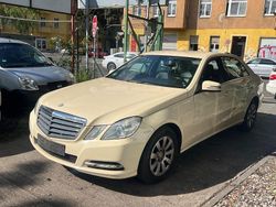 Beige Gebraucht 2013 Mercedes E200 Limousine | 4.299 € (Guter Preis)