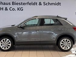 Indiumgrau (metallic) Gebraucht 2024 VW T-Roc Life SUV | 30.990 € (Etwas zu teuer)
