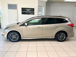 Silber Gebraucht 2017 Ford Focus ST-Line Kombi | 10.990 € (Fairer Preis)