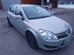 Grau Gebraucht 2010 Opel Astra Edition Limousine | 2.800 € (Superpreis)