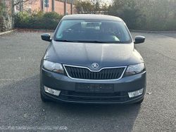 Grau Gebraucht 2015 Skoda Rapid Limousine | 7.900 € (Fairer Preis)