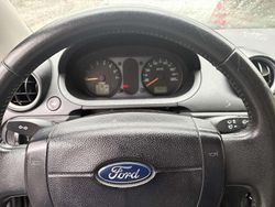 Grau Gebraucht 2003 Ford Fiesta Ghia Limousine | 1.000 € (Guter Preis)