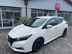 Weiß Gebraucht 2022 Nissan Leaf N-Connecta Kleinwagen | 17.900 € (Etwas zu teuer)