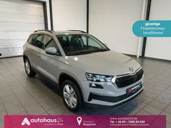 Grau Gebraucht 2024 Skoda Karoq Drive SUV | 36.490 € (Fairer Preis)