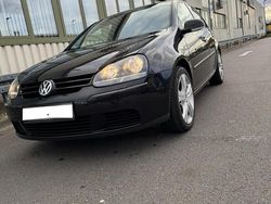 Schwarz Gebraucht 2005 VW Golf IV Kleinwagen | 1.800 € (Fairer Preis)