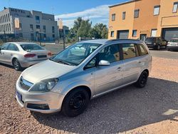 Silber Gebraucht 2006 Opel Zafira Van / Kleinbus | 3.200 € (Fairer Preis)