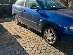 Blau Gebraucht 2003 Seat Cordoba Limousine | 250 € (Superpreis)
