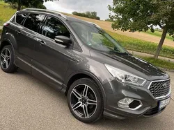 Grau Gebraucht 2017 Ford Kuga Vignale SUV | 14.800 € (Fairer Preis)