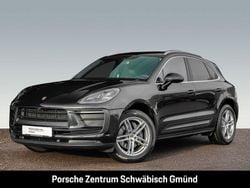 Tiefschwarzmetallic Gebraucht 2024 Porsche Macan SUV | 82.880 € (Teuer)