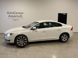 Weiß Gebraucht 2014 Volvo S60 Momentum Limousine | 6.400 € (Fairer Preis)