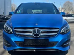Blau Gebraucht 2015 Mercedes B250 Van / Kleinbus | 15.990 € (Guter Preis)
