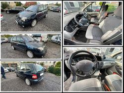 Grün Gebraucht 2003 Renault Scénic Expression Van / Kleinbus | 2.199 € (Etwas zu teuer)