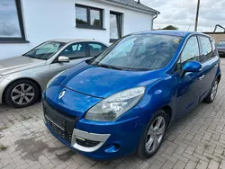 Blau Gebraucht 2010 Renault Scénic III Van / Kleinbus | 2.999 € (Etwas zu teuer)