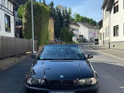 Schwarz Gebraucht 2001 BMW 320 Cabriolet Cabrio | 2.950 € (Fairer Preis)