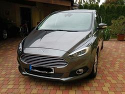 Grau Gebraucht 2017 Ford S-MAX Titanium Van / Kleinbus | 12.000 €