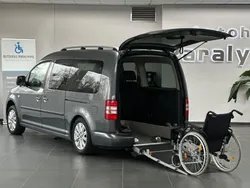 Grau Gebraucht 2013 VW Caddy Maxi Highline Van / Kleinbus | 24.950 €