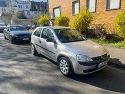Silber Gebraucht 2001 Opel Corsa Limousine | 950 € (Guter Preis)