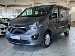 Grau Gebraucht 2017 Opel Vivaro Van | 21.890 € (Teuer)