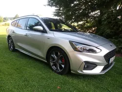Silber Gebraucht 2020 Ford Focus ST-Line Kombi | 9.950 € (Fairer Preis)
