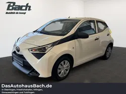 Weiß Gebraucht 2021 Toyota Aygo Business Edition Kleinwagen | 9.230 € (Guter Preis)