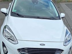Weiß Gebraucht 2017 Ford Fiesta Kleinwagen | 10.900 € (Teuer)
