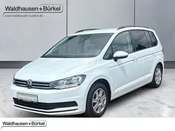 Weiß Gebraucht 2022 VW Touran Comfortline Van / Kleinbus | 21.990 € (Fairer Preis)
