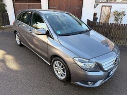 Grau Gebraucht 2013 Mercedes B200 Van / Kleinbus | 7.400 € (Superpreis)