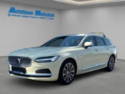 Grau Gebraucht 2024 Volvo V90 Core Kombi | 49.950 € (Fairer Preis)