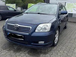 Schwarz Gebraucht 2004 Toyota Avensis Kombi | 2.000 € (Fairer Preis)