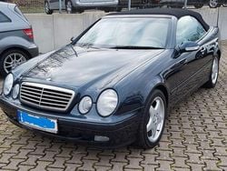 Blau Gebraucht 2000 Mercedes CLK200 Elegance Cabrio | 12.500 €
