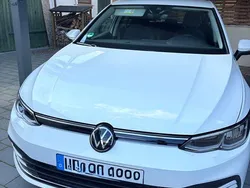 Weiß Gebraucht 2024 VW Golf VIII Move Limousine | 24.250 € (Fairer Preis)