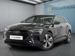 Schwarz Gebraucht 2024 Audi Q8 e-tron S-Line SUV | 67.899 € (Etwas zu teuer)