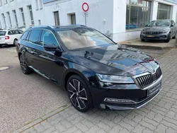 1z1z blackmagic perleffekt Gebraucht 2024 Skoda Superb Style Kombi | 44.990 €