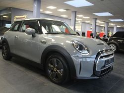 Moonwalk gray metallic Gebraucht 2022 Mini Cooper SE Essential Kleinwagen | 18.980 € (Fairer Preis)