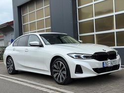 Mineralweiß metallic Gebraucht 2023 BMW 320 Sport Line Limousine | 37.500 € (Etwas zu teuer)
