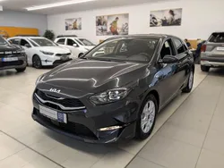 Grau Neu 2025 Kia Ceed Comfort Limousine | 27.450 € (Teuer)