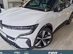 Grau Gebraucht 2023 Renault Mégane Techno Limousine | 36.689 € (Teuer)