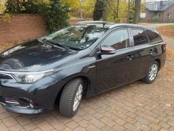 Schwarz Gebraucht 2015 Toyota Auris Touring Sports Kombi | 9.800 € (Fairer Preis)