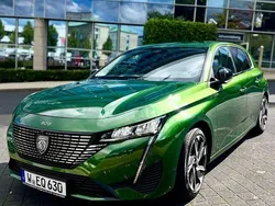 Grün Gebraucht 2022 Peugeot 308 Allure Limousine | 15.700 € (Fairer Preis)