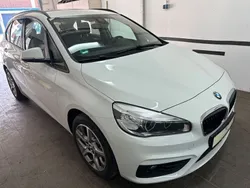 Weiß Gebraucht 2016 BMW 216 Active Tourer Advantage Van / Kleinbus | 11.500 € (Fairer Preis)