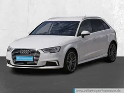 Gletscherweiß metallic Gebraucht 2020 Audi A3 e-tron Sport Kleinwagen | 19.990 € (Guter Preis)