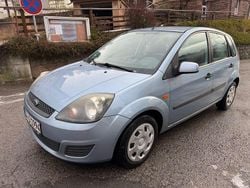 Blau Gebraucht 2007 Ford Fiesta Fun X Limousine | 2.695 € (Fairer Preis)