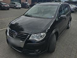 Schwarz Gebraucht 2010 VW Touran Cross Van / Kleinbus | 8.000 € (Fairer Preis)