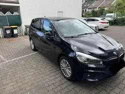 Schwarz Gebraucht 2016 BMW 220 Sport Line Van / Kleinbus | 13.600 € (Teuer)