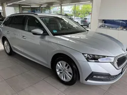 Silber Gebraucht 2021 Skoda Octavia Ambition Kombi | 16.390 € (Guter Preis)
