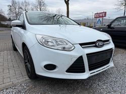 Weiß Gebraucht 2014 Ford Focus Trend Limousine | 3.490 € (Superpreis)