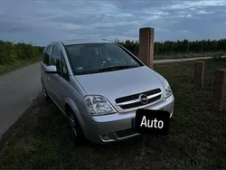 Silber Gebraucht 2005 Opel Meriva Van / Kleinbus | 1.500 €