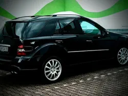 Schwarz Gebraucht 2006 Mercedes 350 SUV | 16.000 €