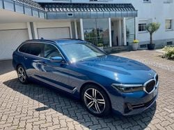 Blau Gebraucht 2022 BMW 520 Kombi | 31.999 € (Guter Preis)