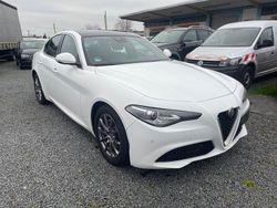 Weiß Gebraucht 2018 Alfa Romeo Giulia Business Limousine | 15.950 € (Fairer Preis)